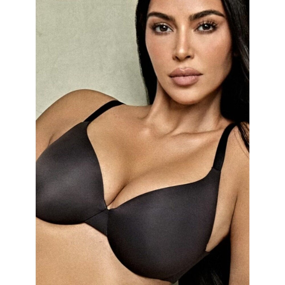 NEW SKIMS Smoothing Intimates Full Coverage Lightly Lined Bra 32D Onyx Black NWT - Picture 1 of 4